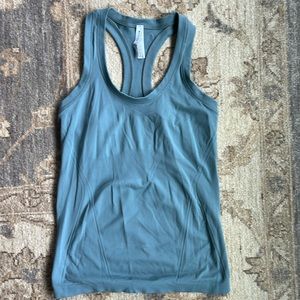 Athleta momentum seamless tank - Small